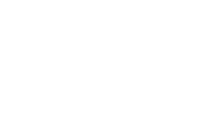 Logo blanco de Fusteria Cano, empresa de carpintería, en el pie de página del sitio web